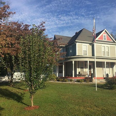 The Old Coe House Hotel Burkesville Exterior photo
