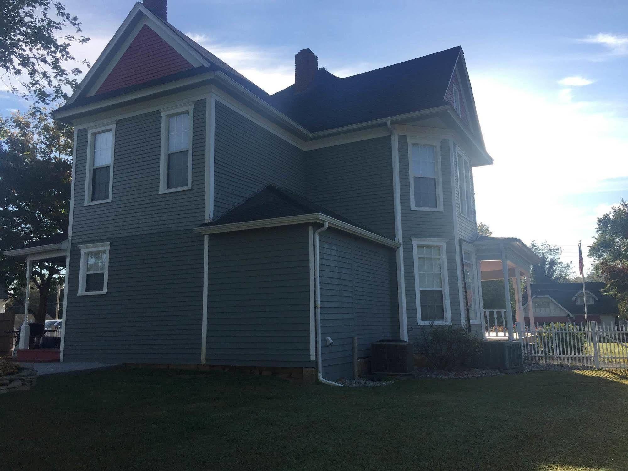 The Old Coe House Hotel Burkesville Exterior photo